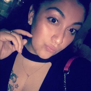 Meet your Posher, Brenda